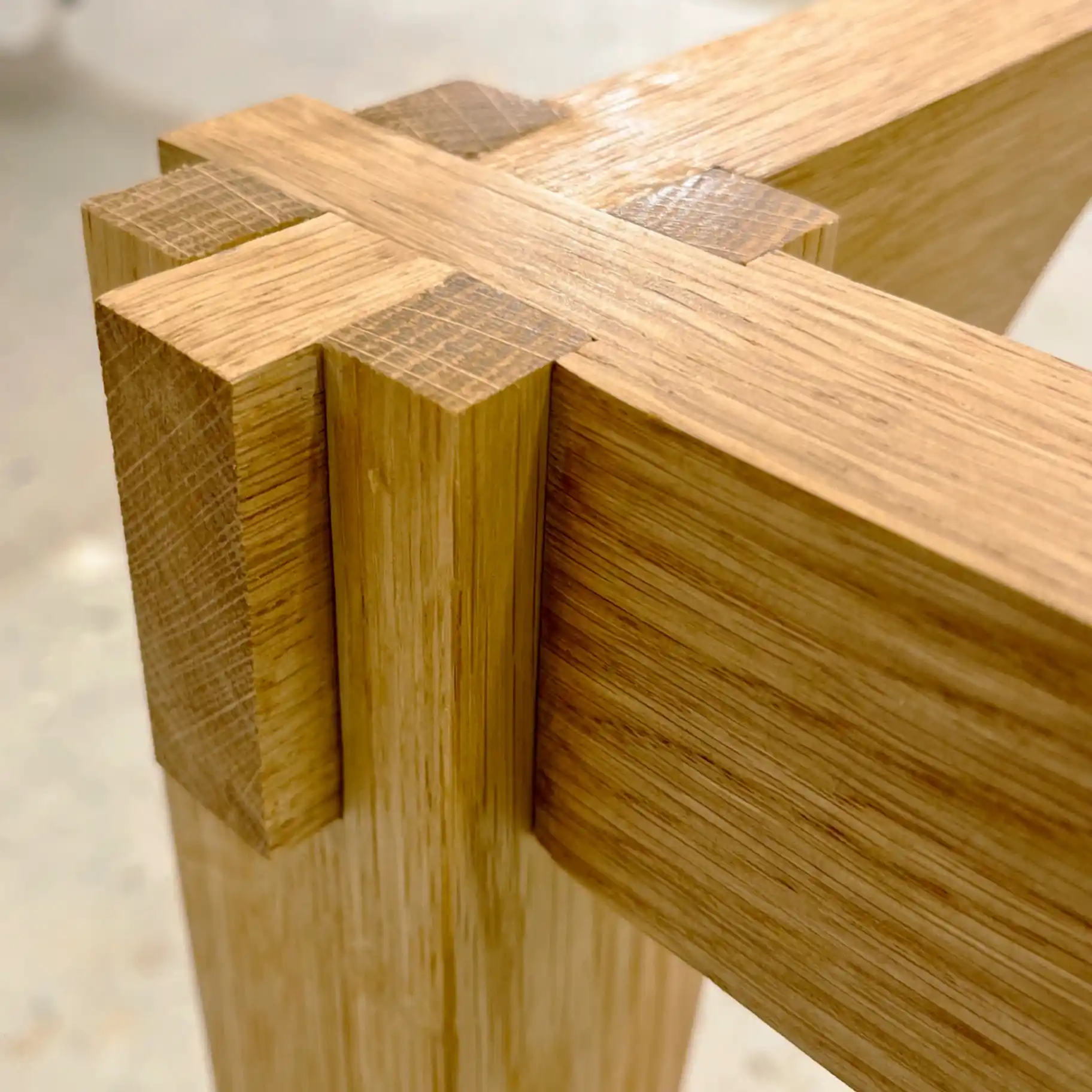 Slott- och tappfog i massiv ek