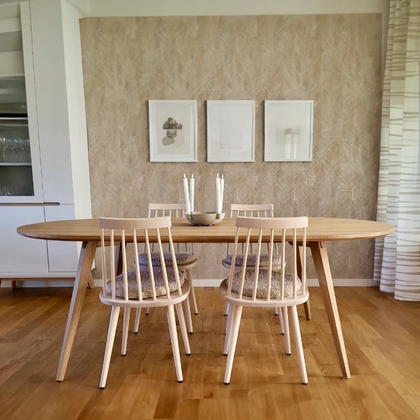 Ovalt matbord i skandinavisk design